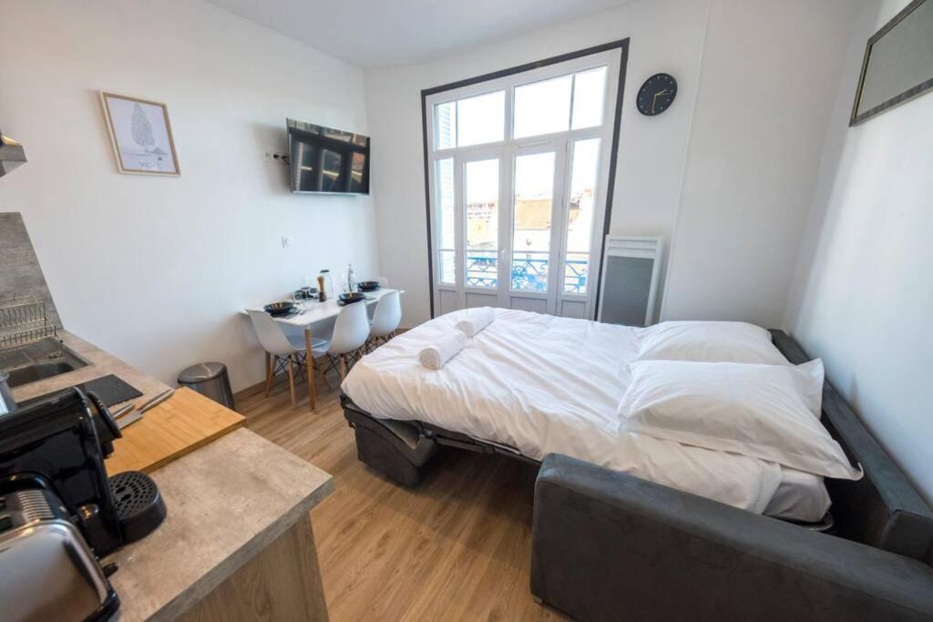 LE SEQUOIA Appart' pour 4 au Cœur de ville VICHY Extérieur photo